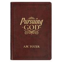 Pursuing God Devotional Large Print