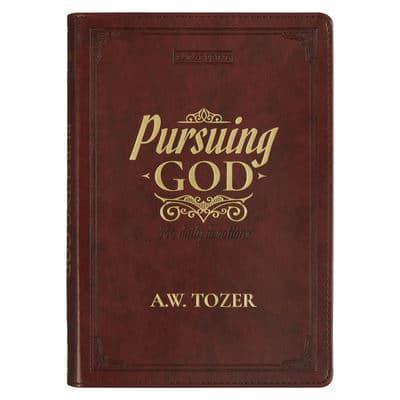 Pursuing God Devotional Large Print